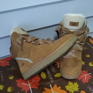 UGG Brown Lace-Up Boots 1 Extra Pack Of Laces